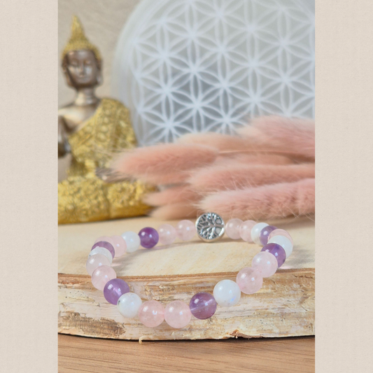 Bracelet Douce Nuit en pierres naturelles Pierre de lune, Quartz rose et Améthyste. Bijou Nayeli fait main pour favoriser un sommeil paisible et réparateur.